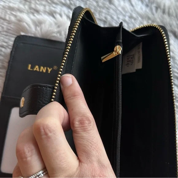 Betty Boop x LANY Wristlet Wallet NWT ♥️ - Picture 10 of 14